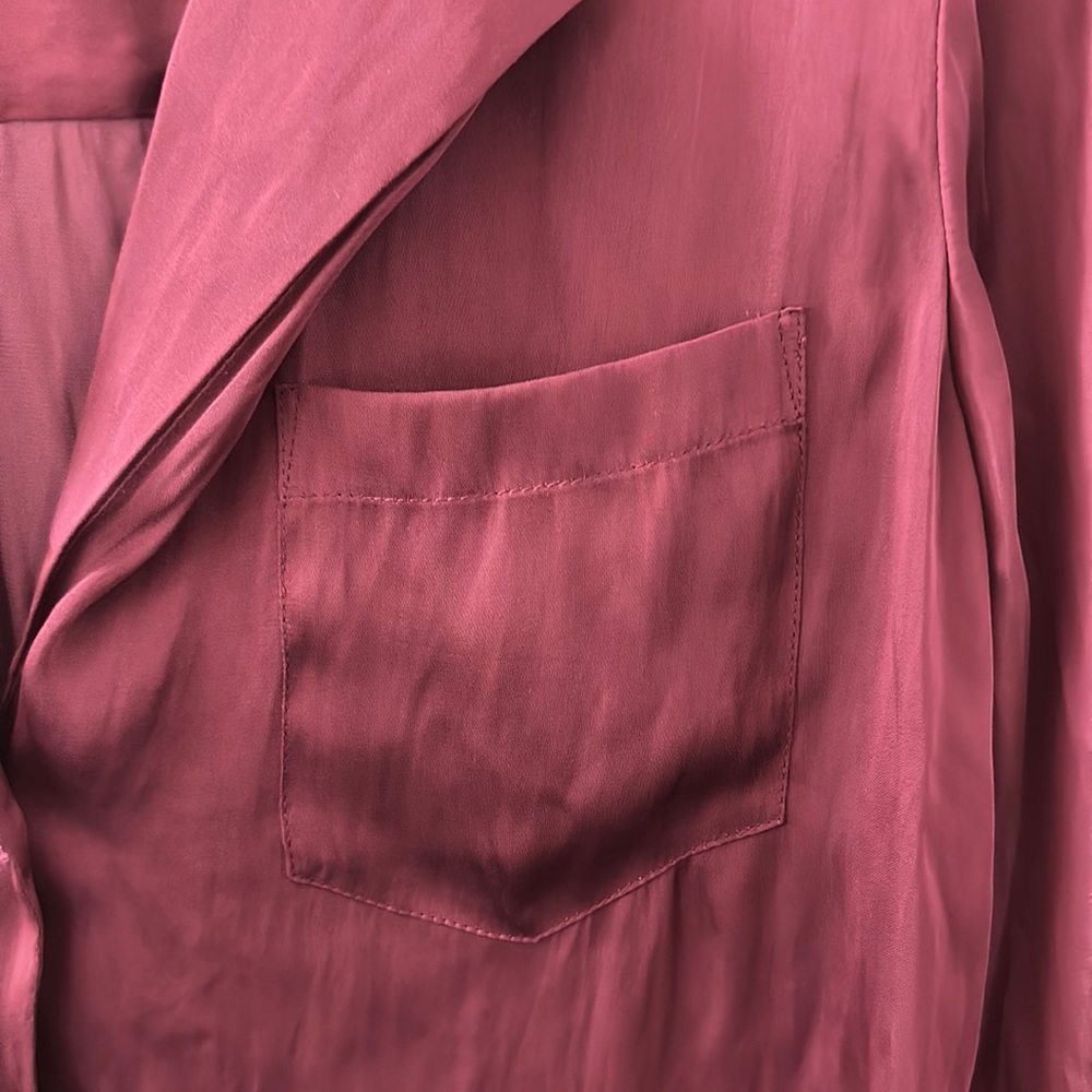 🔥🔥🔥NEW Paige Silk-like Button Down Shirt Blouse - Picture 3 of 7